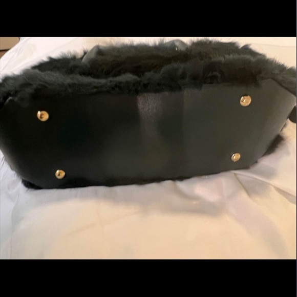 Authentic Salvatore Ferragamo rabbit fur green bag with crossbody strap - Picture 4 of 7